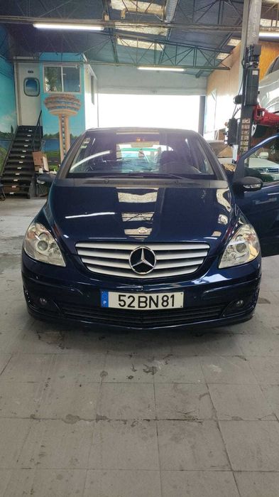 Mercedes B150 em óptimo estado