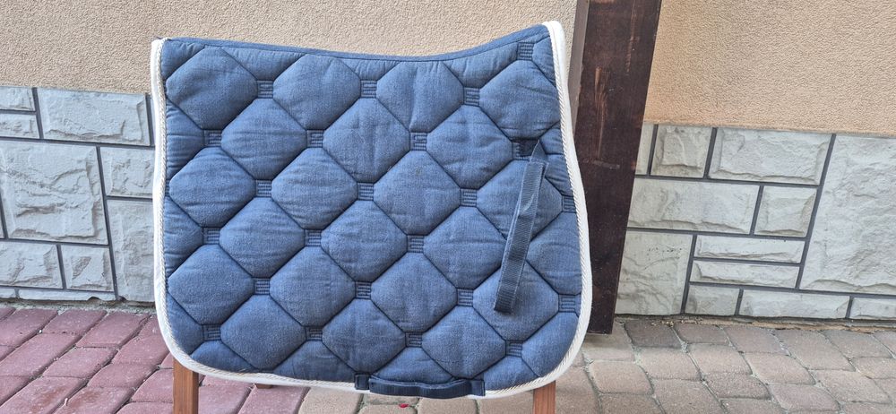 Czaprak ujezdzeniowy