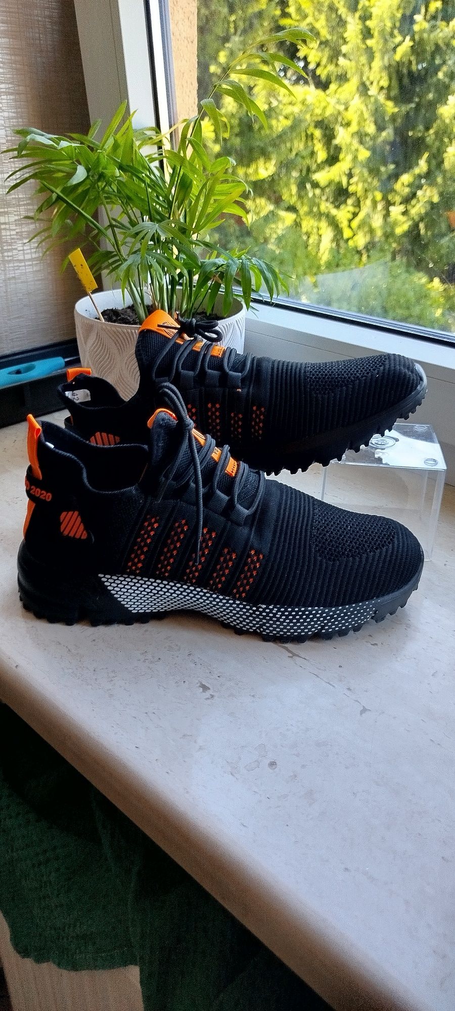 Adidasy męskie sportowe Nowe czarno pomarańczowe Roz 42 dł wkładki 27