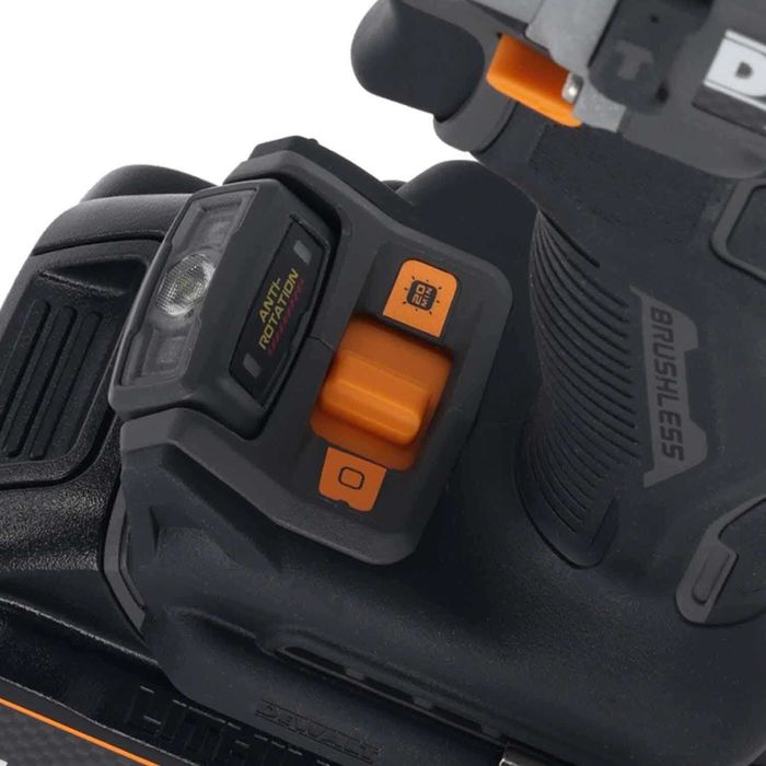 DeWALT DCK200MM2T\комплект у кейсi TSTAK McLaren LIMITED EDITION