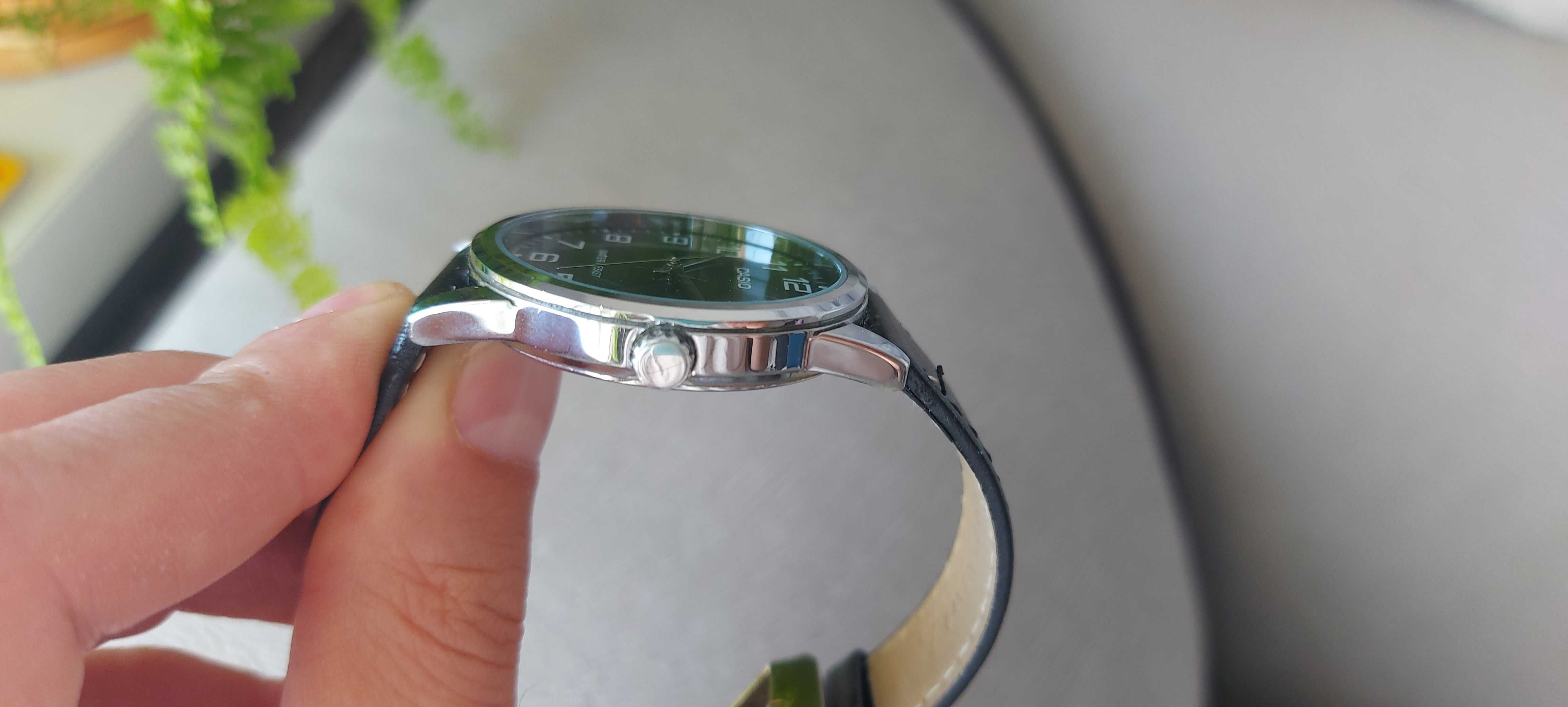 Zegarek Męski Casio MTP-V001 czarna tarcza