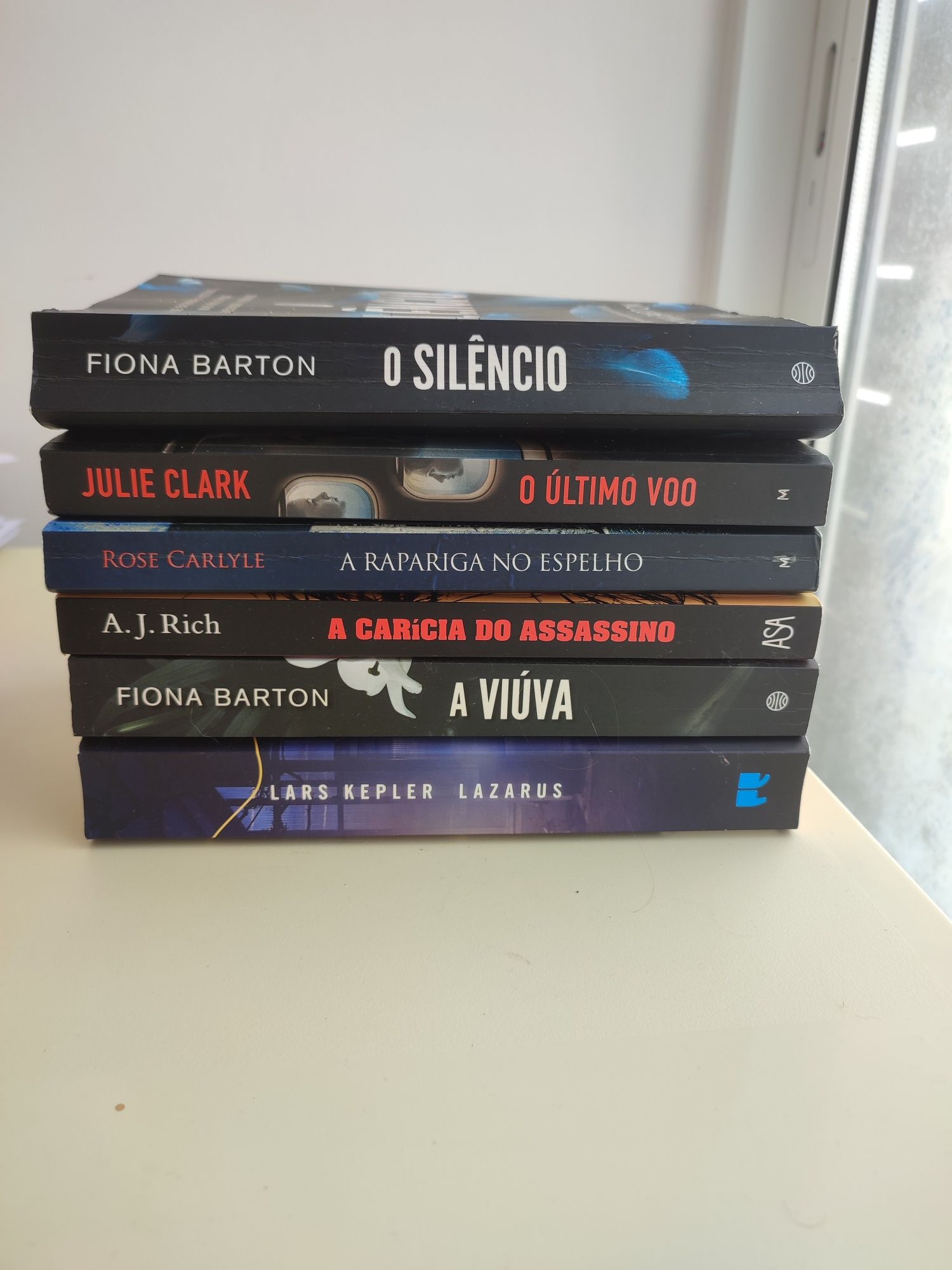 Livros Policiais (Lars Kepler, Fiona Barton, Julie Clark, etc)