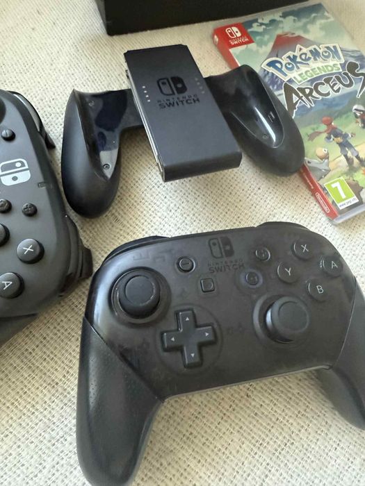 Nintendo Switch V2 + dwa pady + gra
