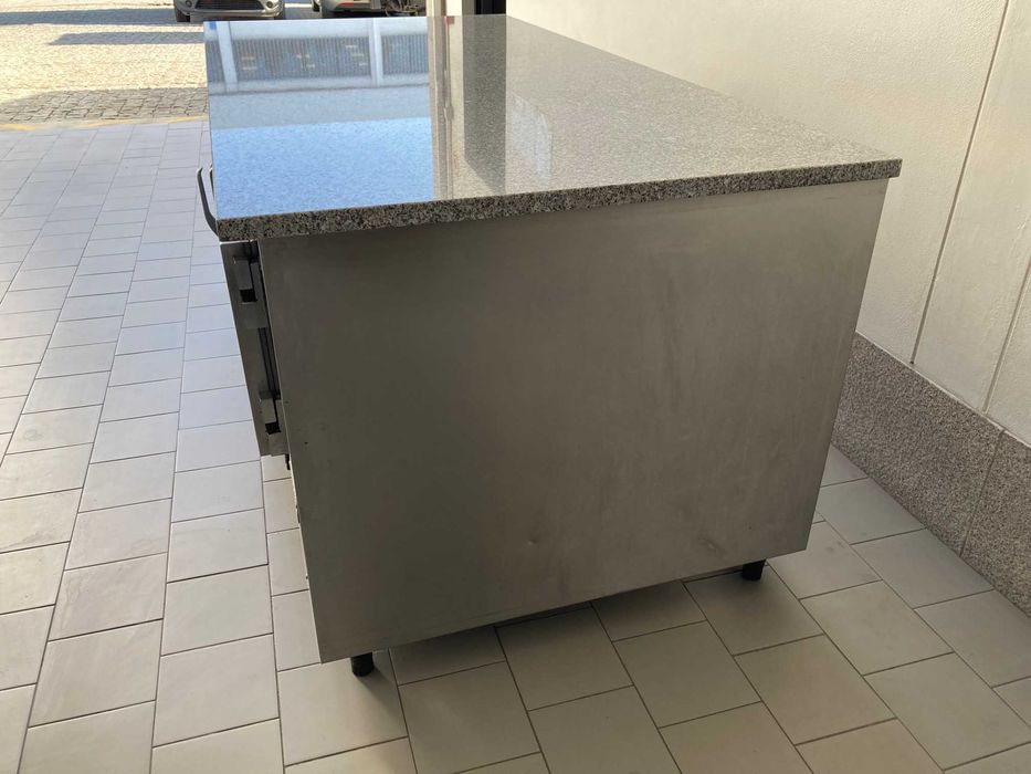Bancada refrigerada para tabuleiros de pastelaria mesa fria
