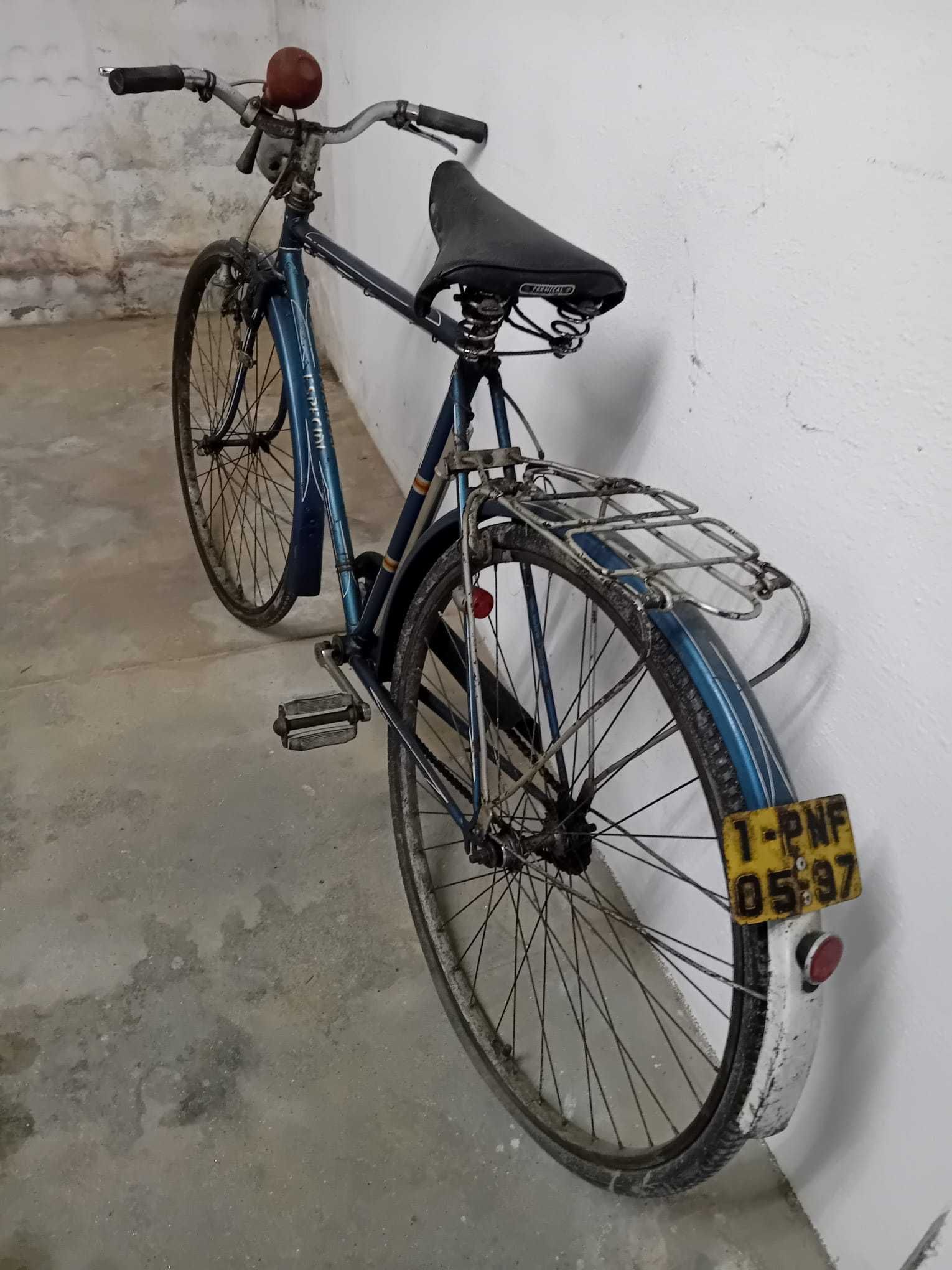 Bicicleta anos 50 - Tipo pasteleira c/ matrícula e documento da mesma