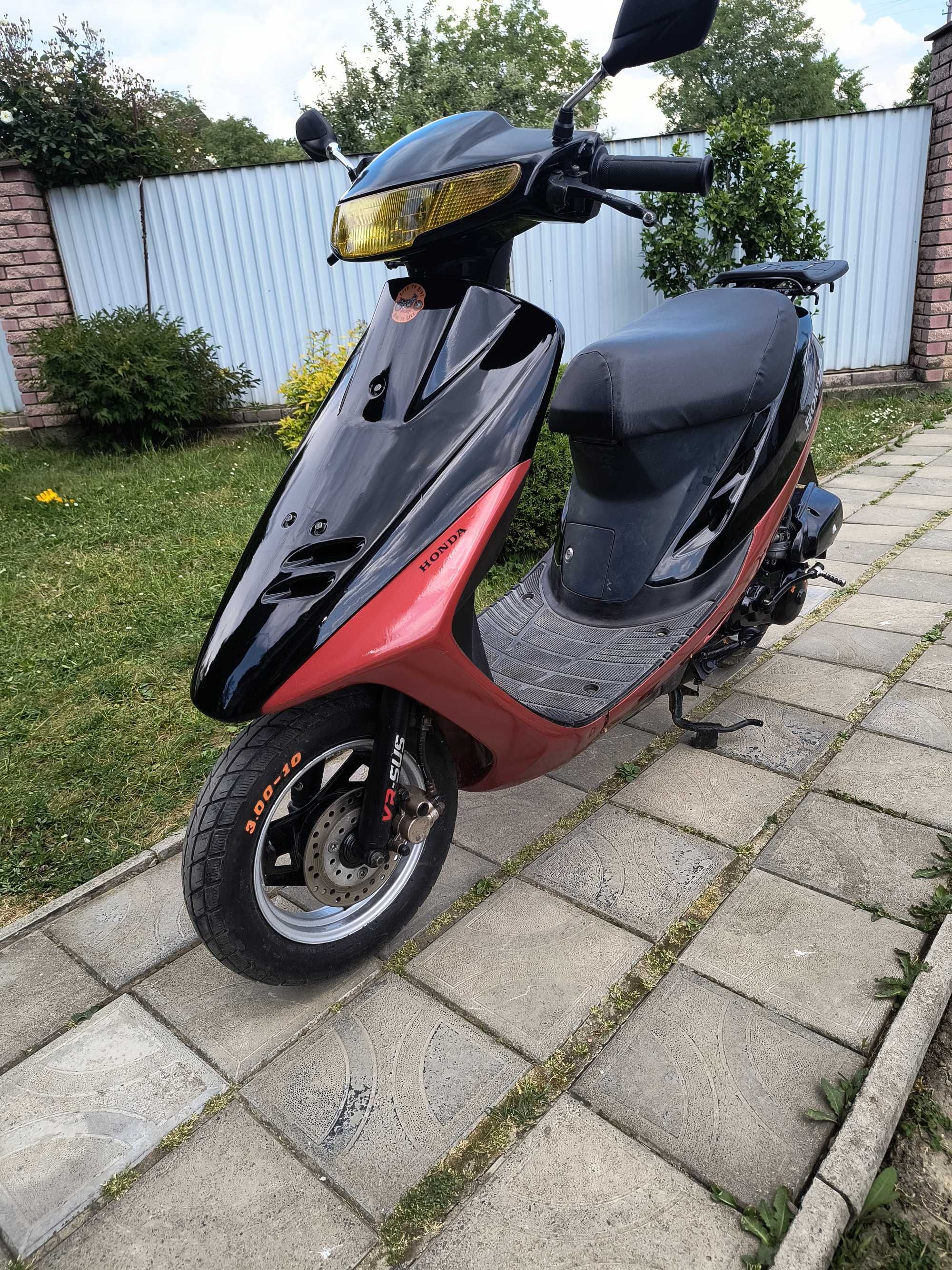 Скутер Honda dio 28