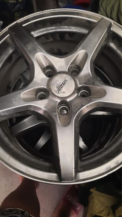 Диски на машину легкосплавні гарний стан