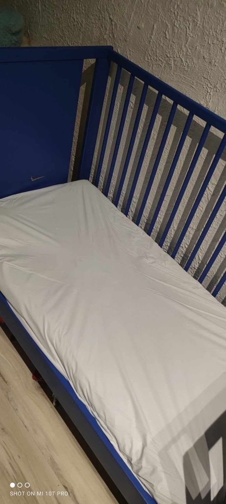 Niebieskie łóżko łóżeczko dziecięce dla dziecka Ikea 120 60