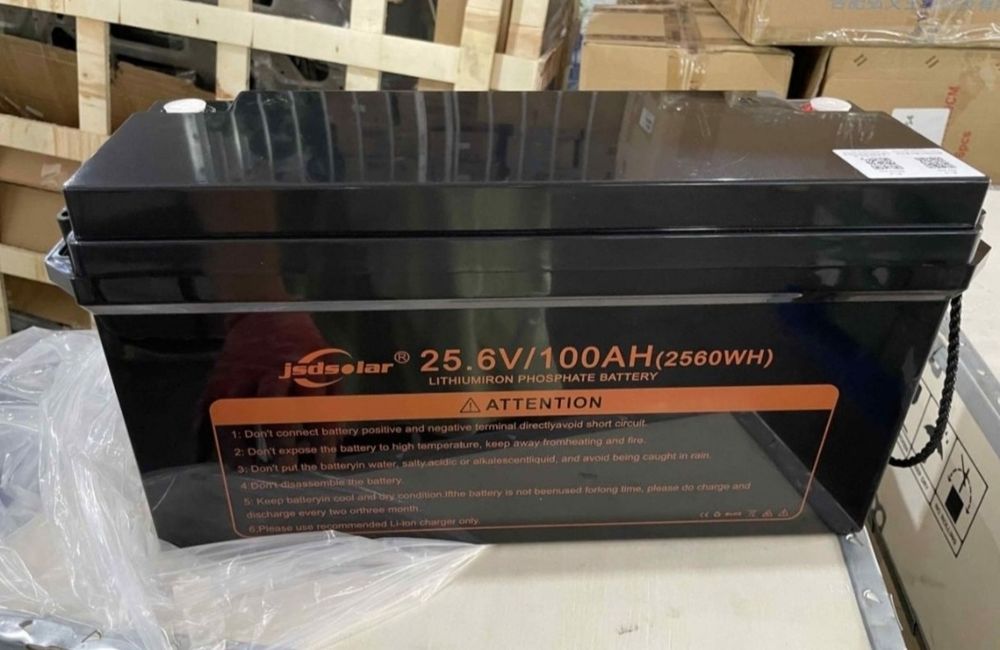 Акумулятори JSDsolar 24V 100Ah 12V 200Ah та 12V 100Ah LiFePo4 Bluetoot