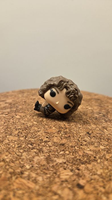 Figurka Kinder joy Stranger things Nancy