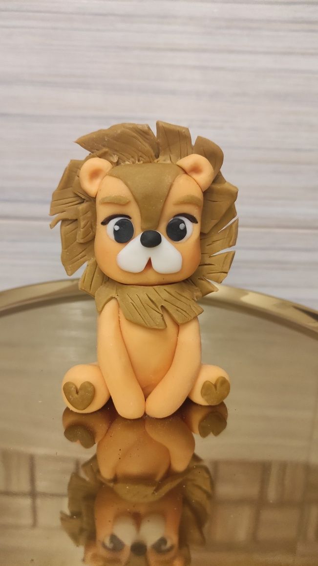 Figurka z masy cukrowej na tort lew zwierzątka safari