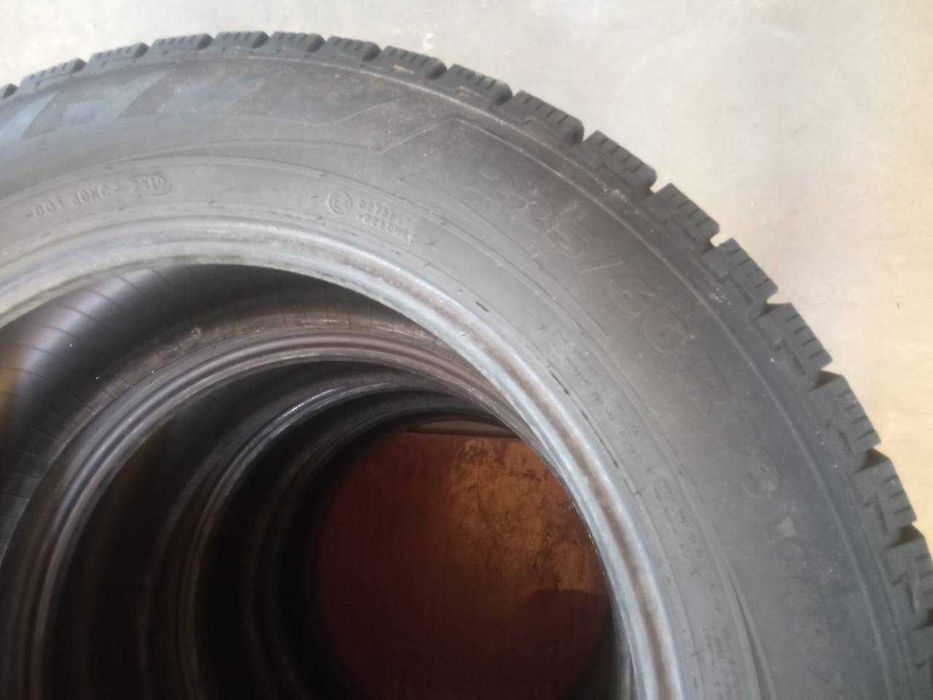 Резина 225 60 18 в гарному стані