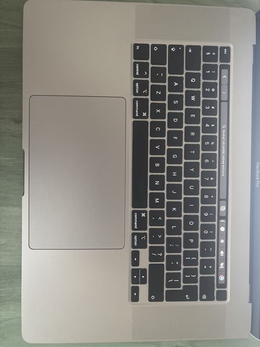 Macbook pro 16 (2019] - Intel i7/ 32 gb ramu / 1Tb SSD - STAN IDEALNY