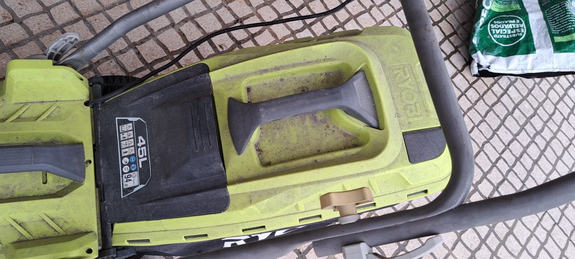 Corta-relva Ryobi RLM15E36H 1500w