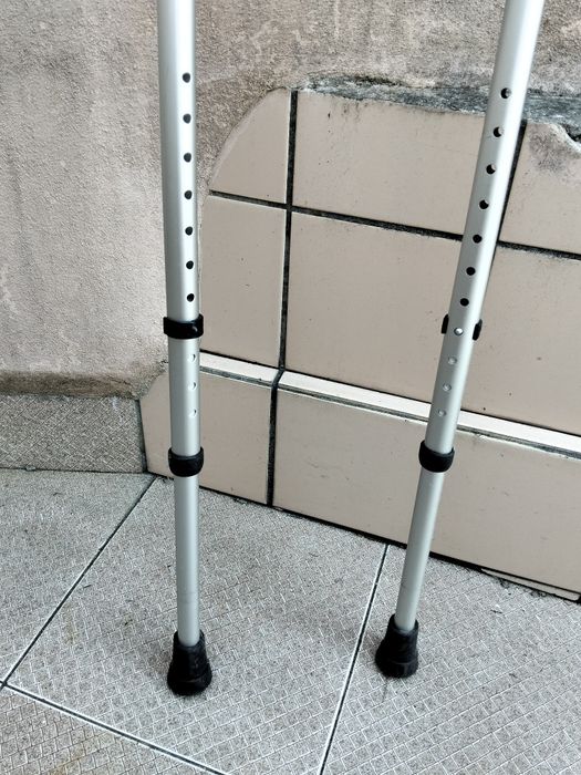 Par de muletas/canadianas novas
