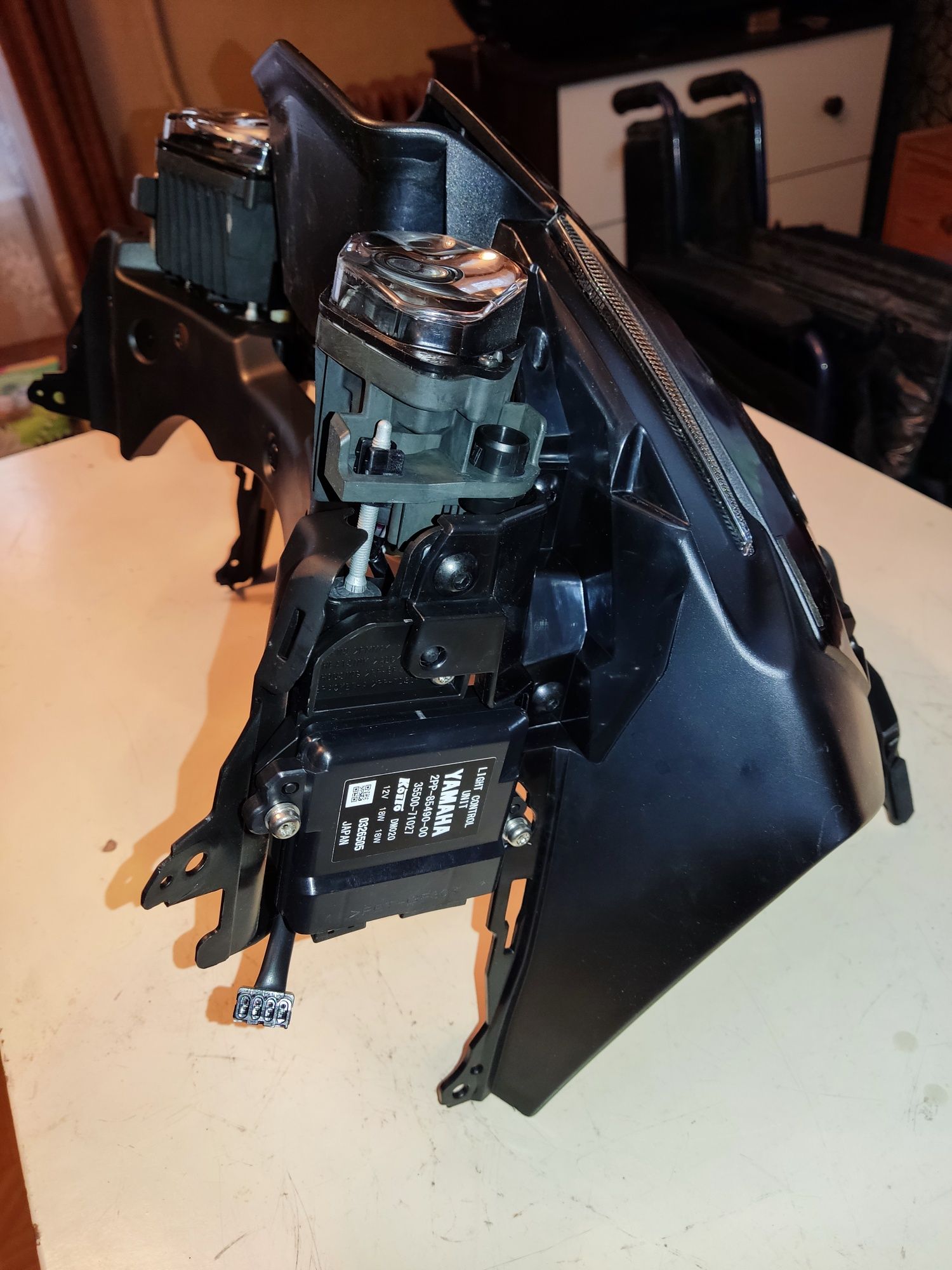Yamaha R1 RN32 65 R1M reflektor stelaż lampa komplet r1m