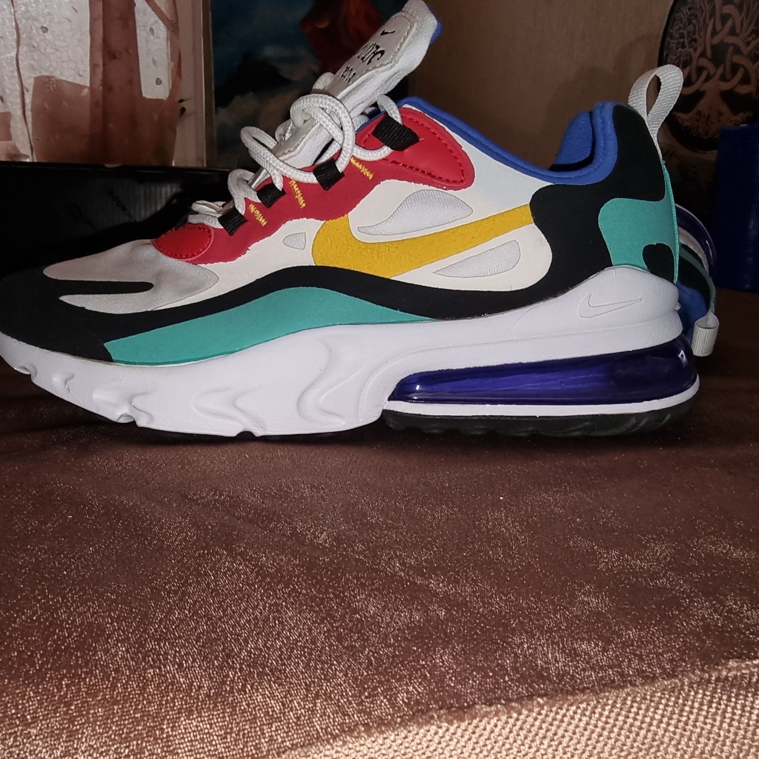 Продаю кросовки  Nike  Air max 270 react