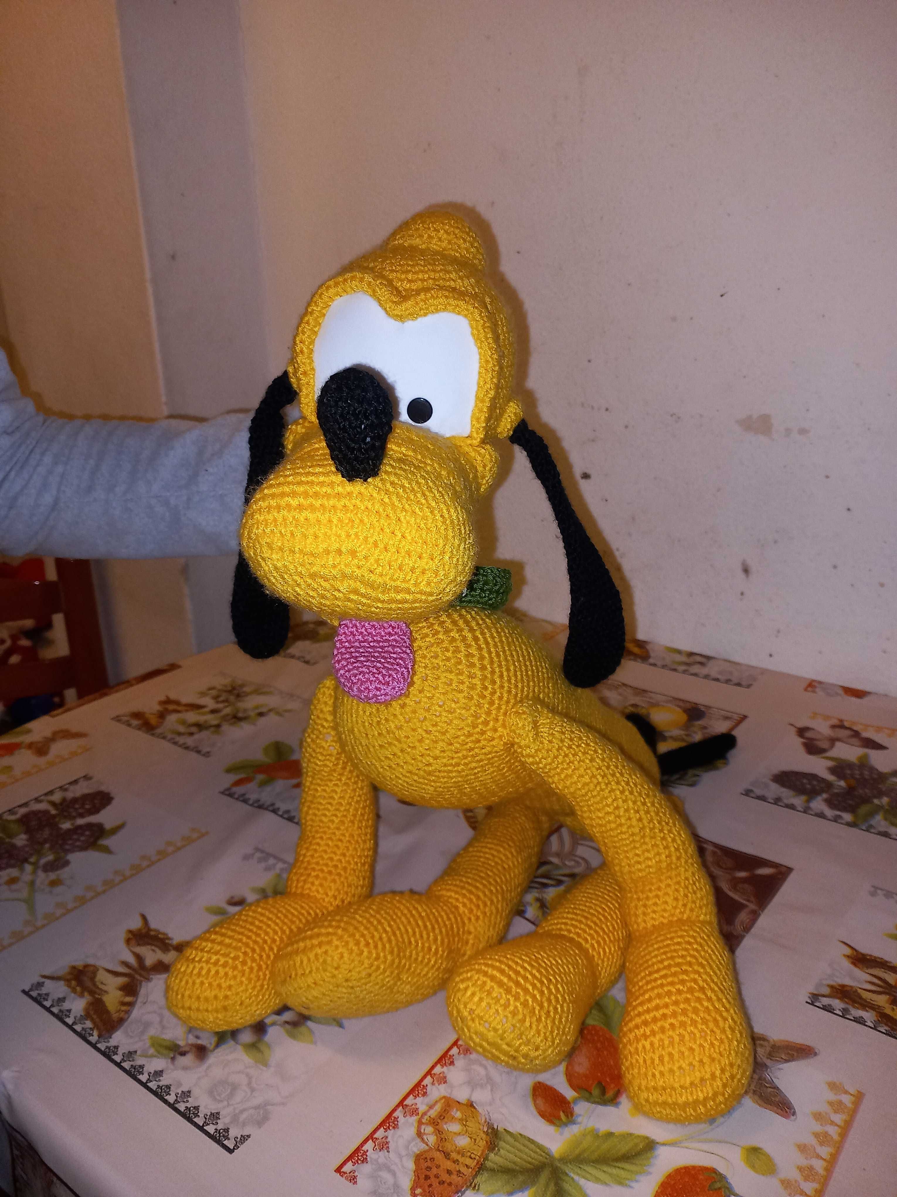 Pluto amarelo amigurumi cão