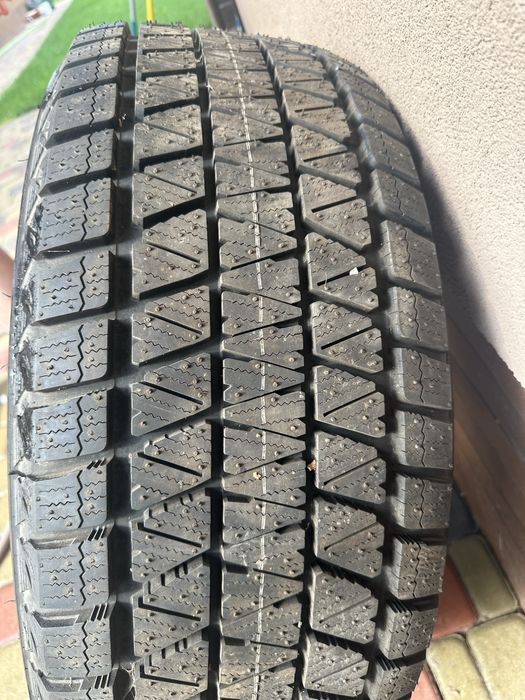 Зимові шини, комплект на дисках Toyota LC200