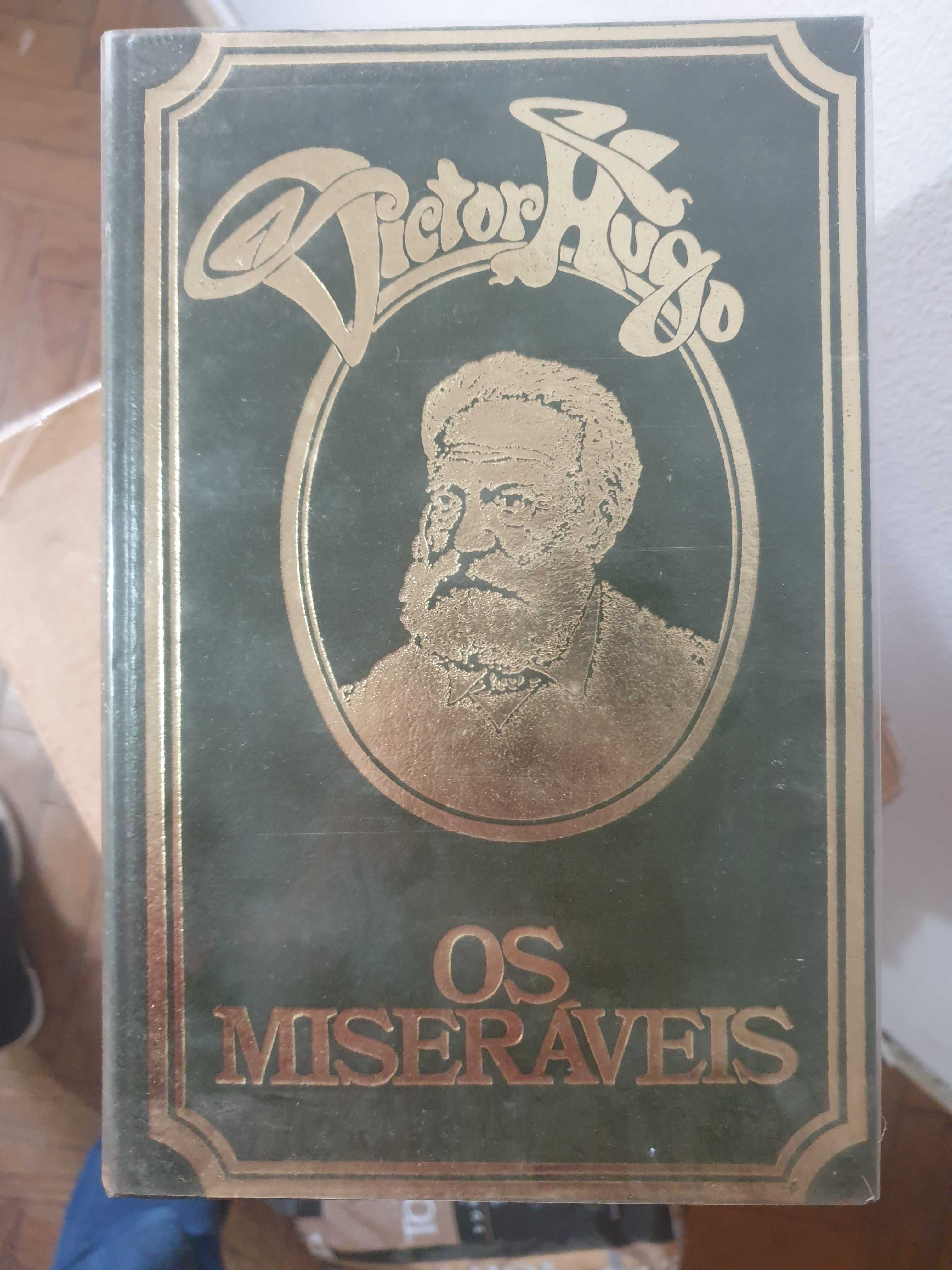 Coleção Livros " Os Miseráveis " de Victor Hugo