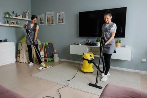 Sprzątanie, mycie okien, pranie tapicerki