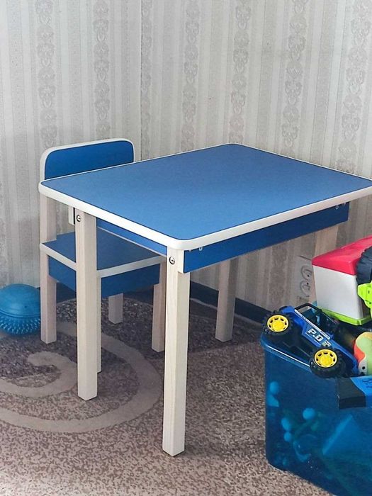 Стіл та стілець дитячий,парта стілець,стол и стул детский