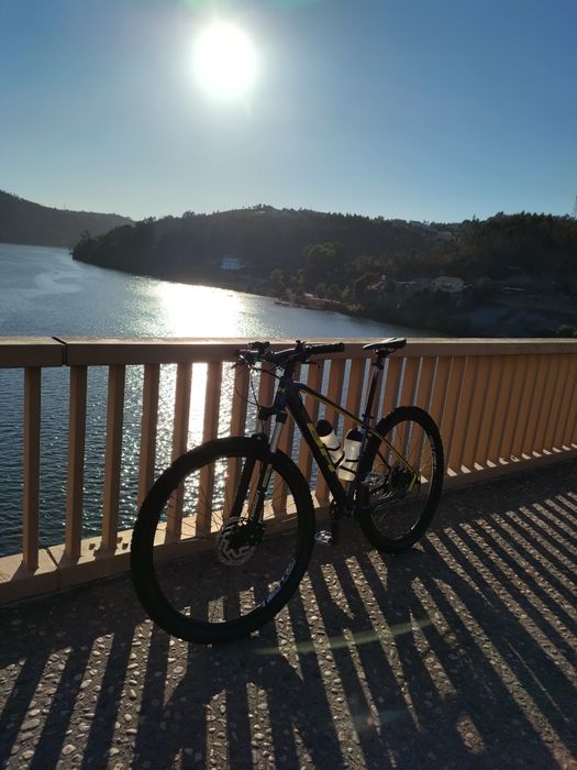 Vendo bicicleta btt BH roda 29