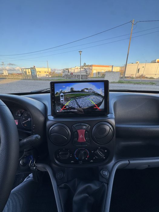 Fiat Doblo 1.3 Multijet 75cv  06/2007  Revisão feita.