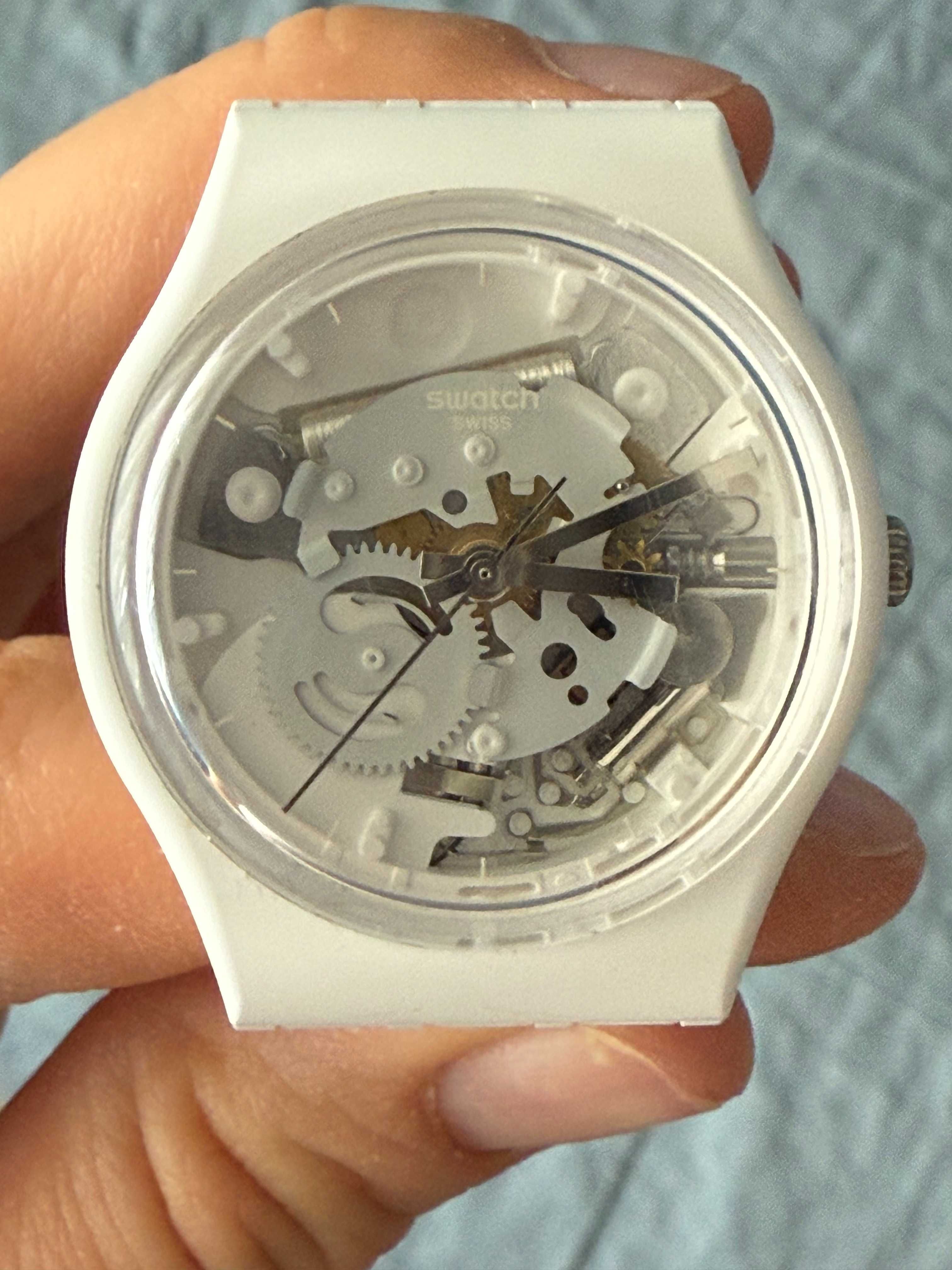 Biały zegarek Swatch z bioceramiką, Spot Time White