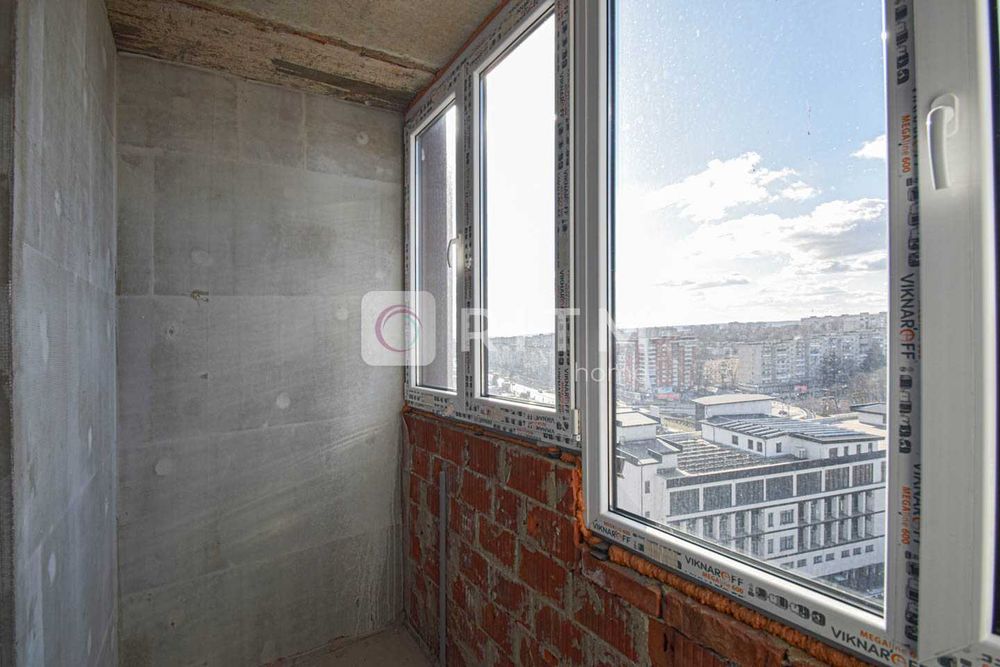 1-к. квартира 44 м2 з кухнею-студією в ЖК Варшавський мікрорайон