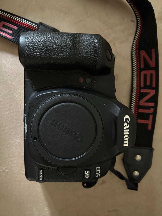 Aparat Canon 5D Mark II + wiele dodatkowych rzeczy