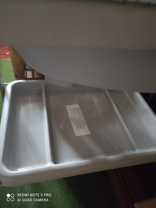 Пеленальный столик с ванночкой,фирмы chicco