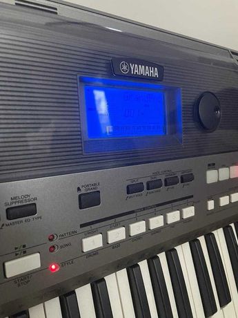 Keyboard YAMAHA PSR E443