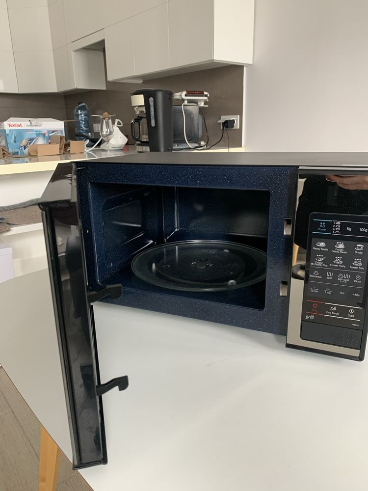 Kuchenka mikrofalowa Samsung GE83X