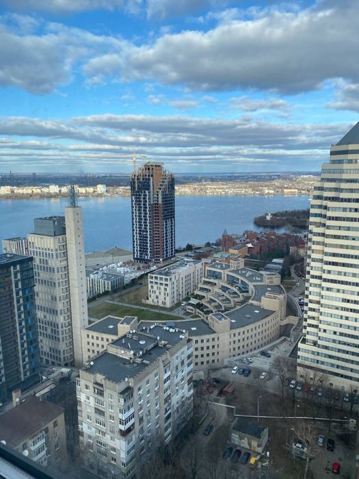 Сдам видовую 3-комнатную квартиру в премиальном ЖК «Новодворянский»