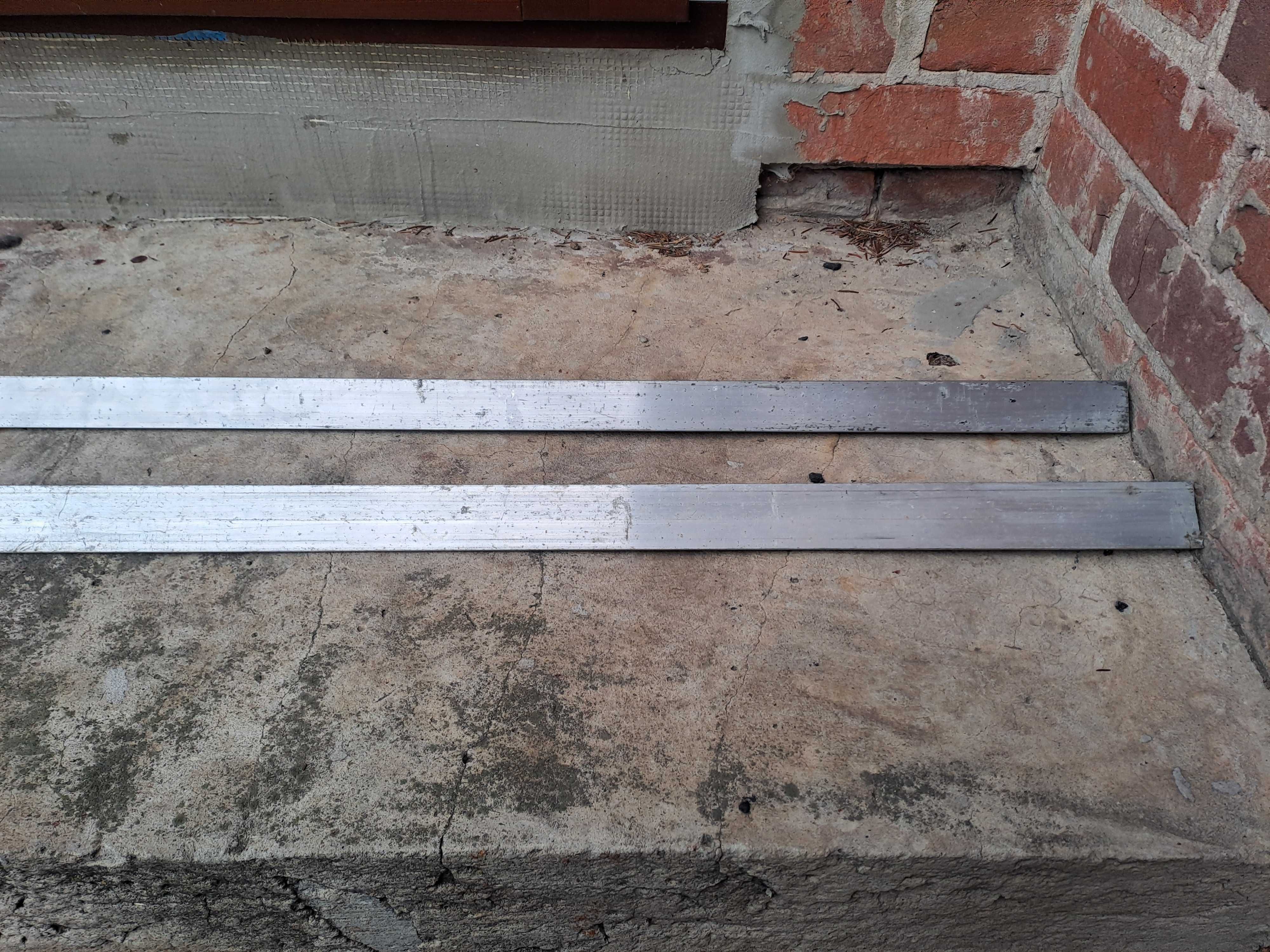 Kątownik aluminiowy 35x35x4mm + 40x30x4mm