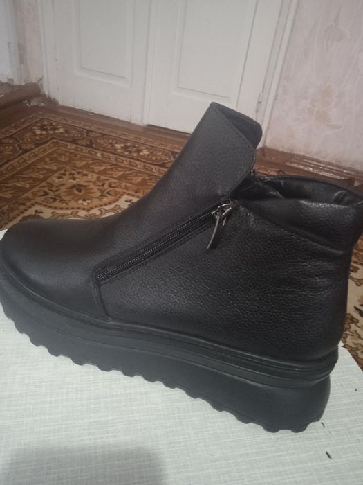 Жіноче взуття нове