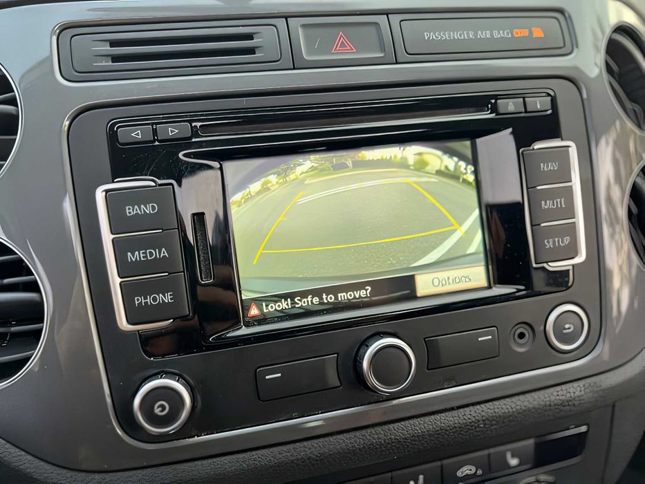 Volkswagen Tiguan      2014