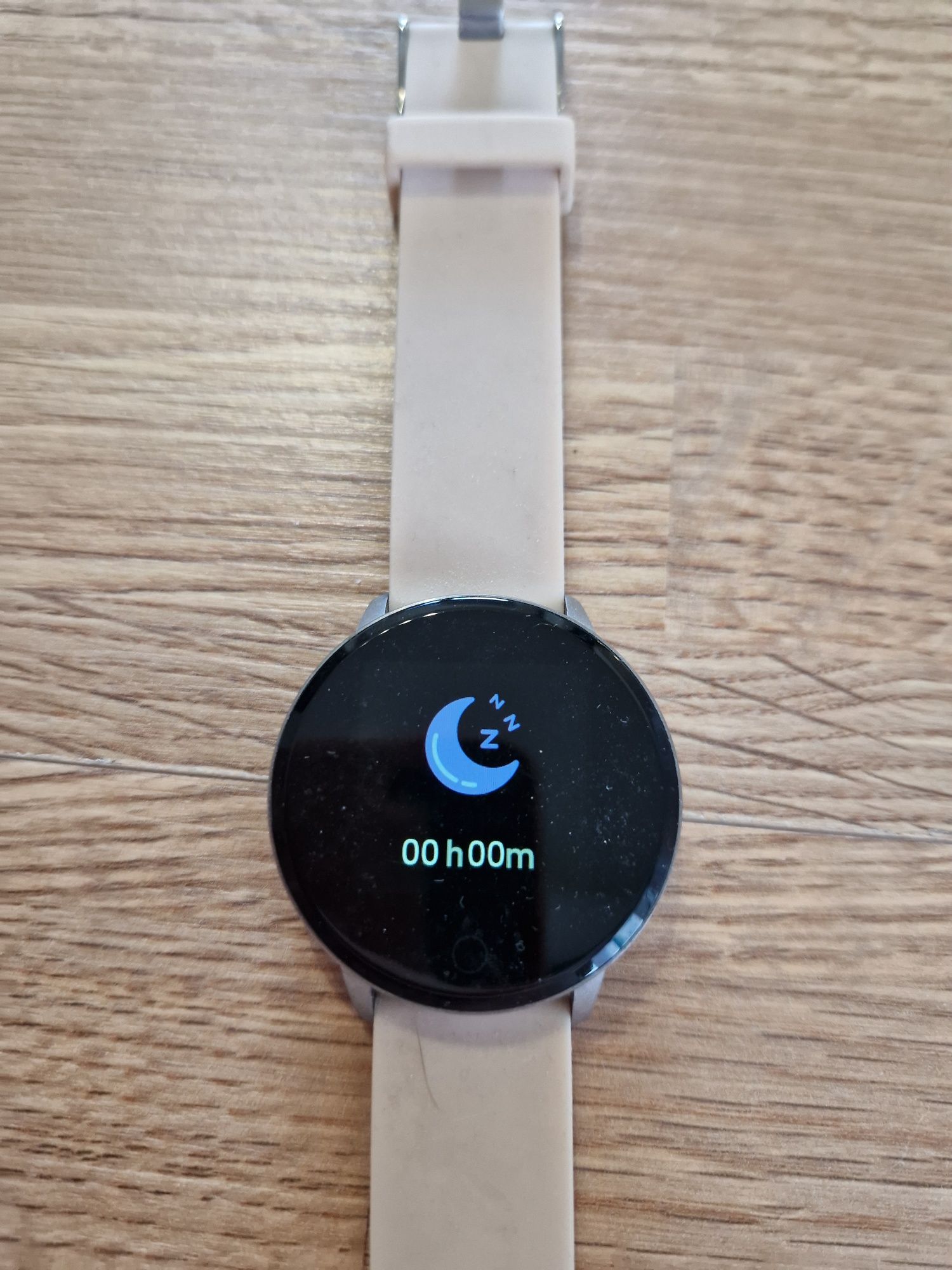 Smartwatch firmy Avon