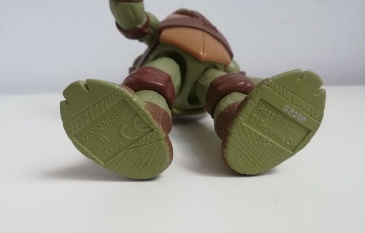 Hasbro ninja turtles Donatello ruchomy żółw z dźwiękiem+plansza, maska