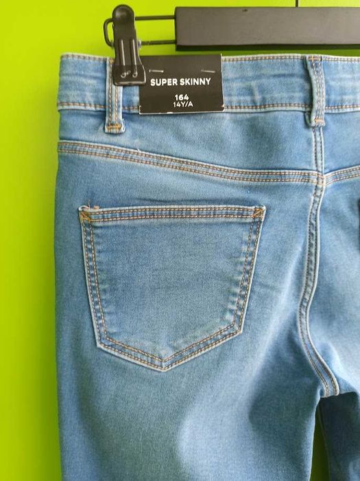 C&A
NOWE! Wygodne elastyczne jeansy rurki 158