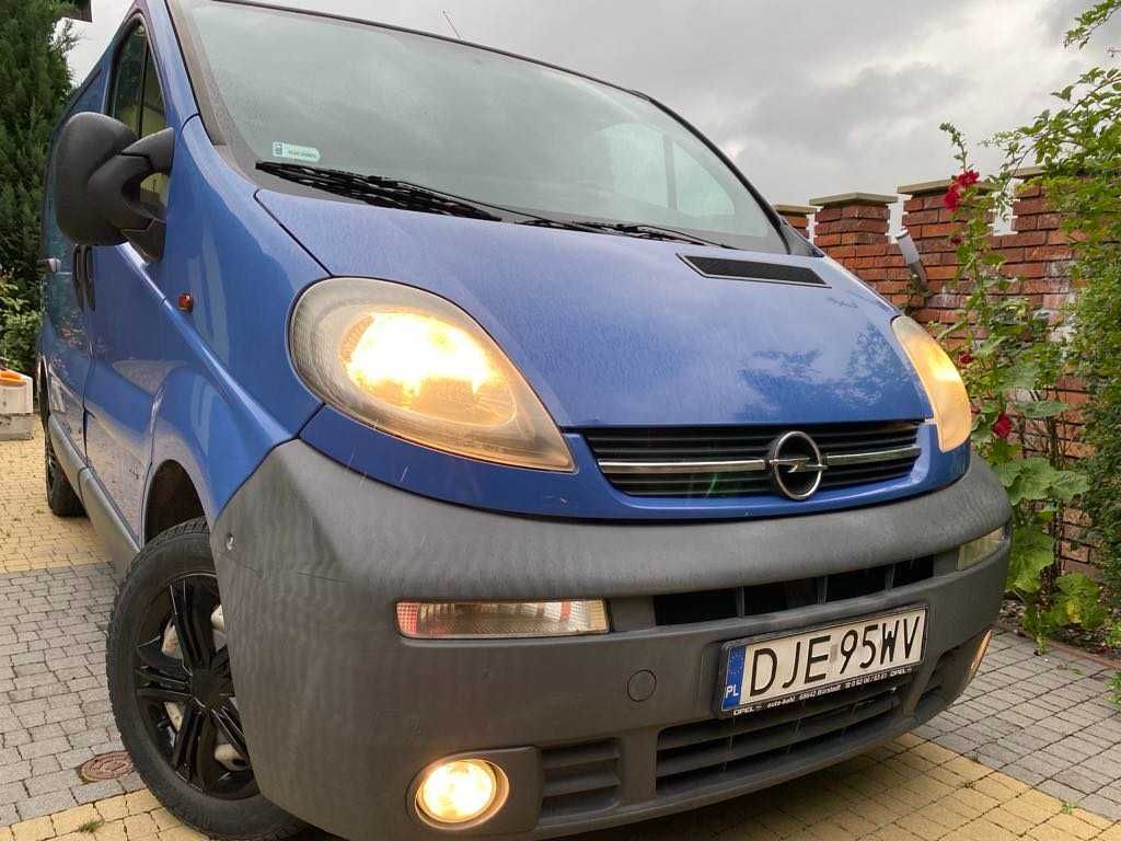 Opel Vivaro Trafic Primastar niski przebieg serwis, dokumentacja warto