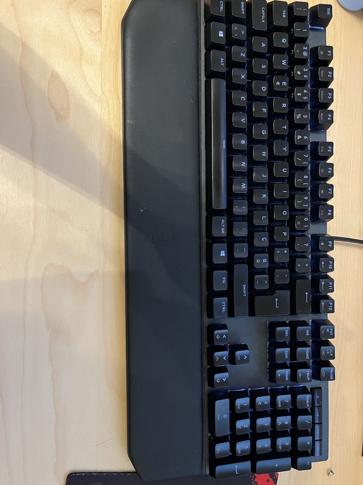 Teclado CoolerMaster MK750