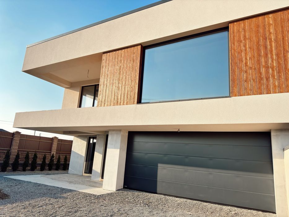 Унікальний, стильний, сучасний будинок на Щасливому