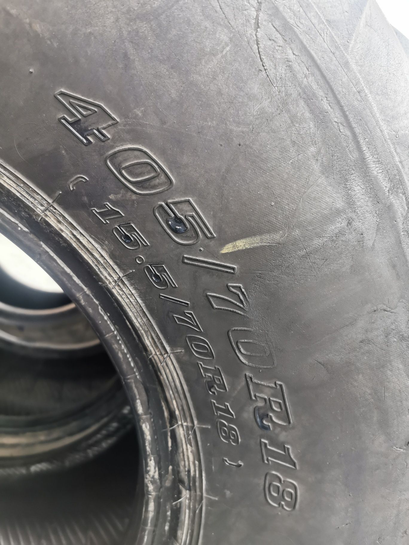 Opony 405/70R18 ( 15.5/70R18 ) Dunlop SP T9P