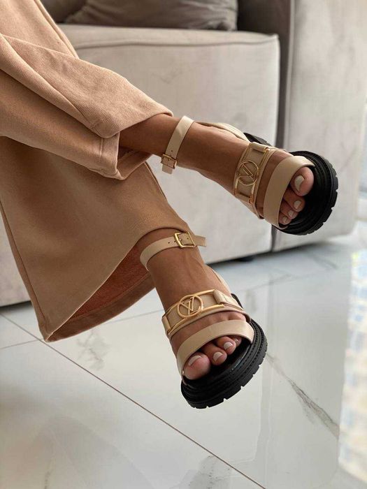 Сандалі Louis Vuitton Beige Black босоніжки
