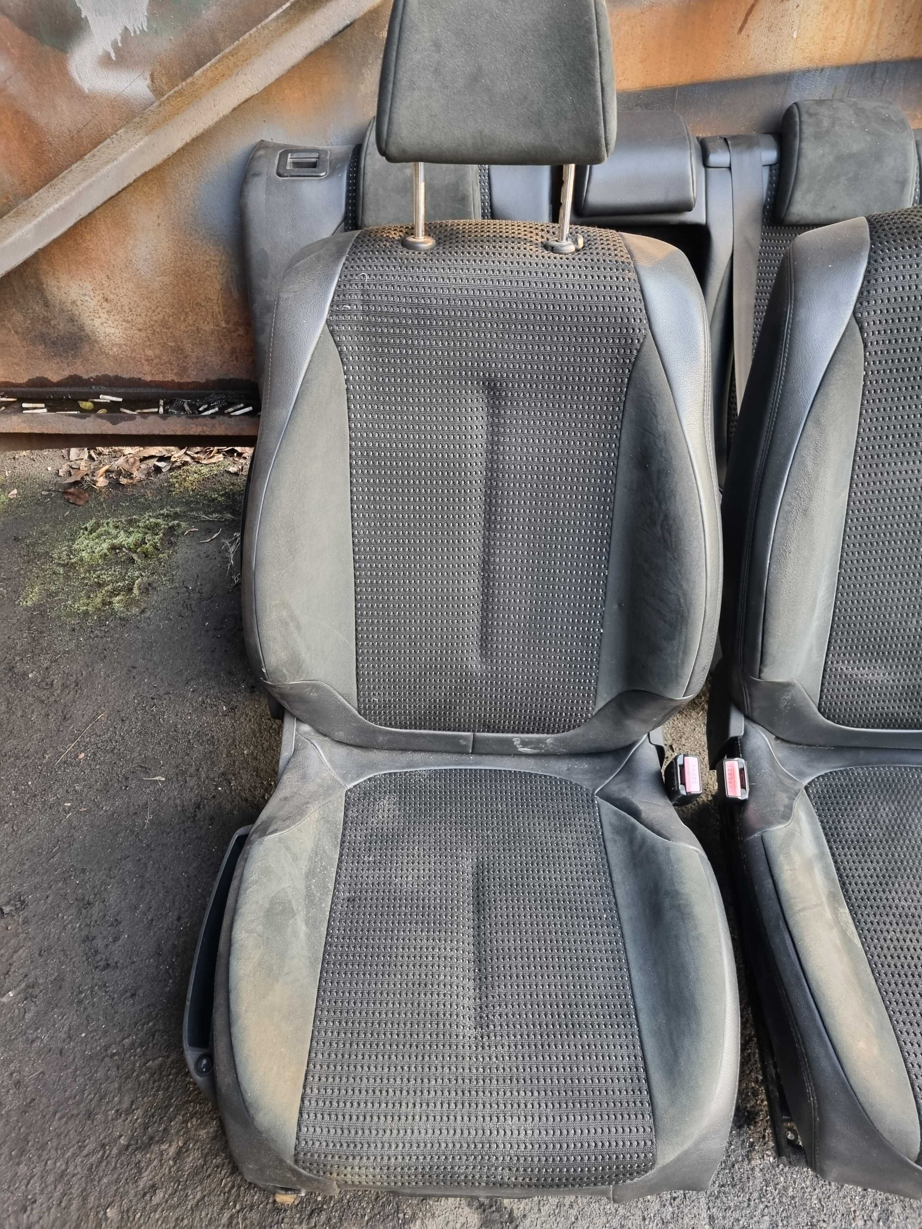 Передние сиденья Citroen C4 купе