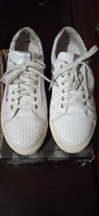 Кросівки шкіряні