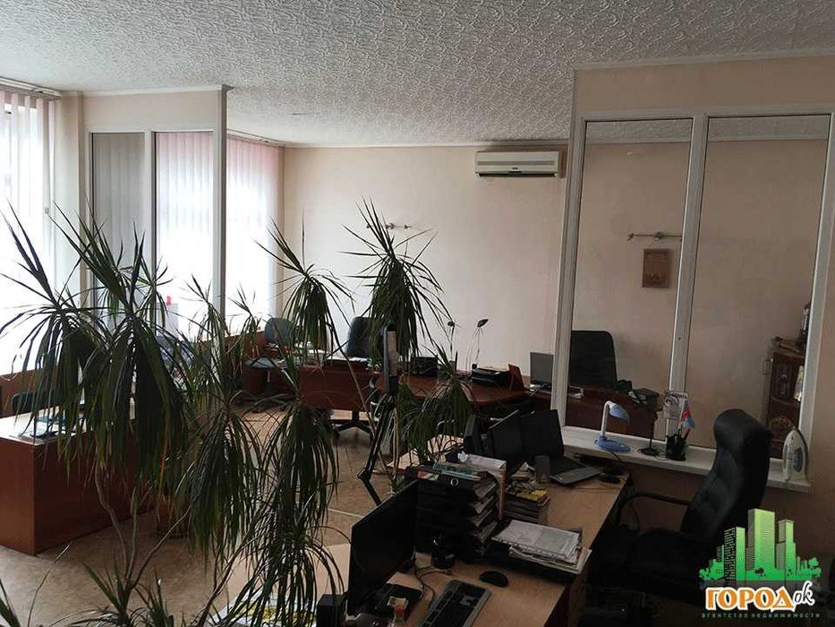 Майновий комплекс, виробничі площі, офіс, склад, ділянка 0,1082  га