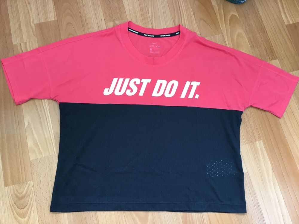 Футболка жіноча Nike Dri-Fit